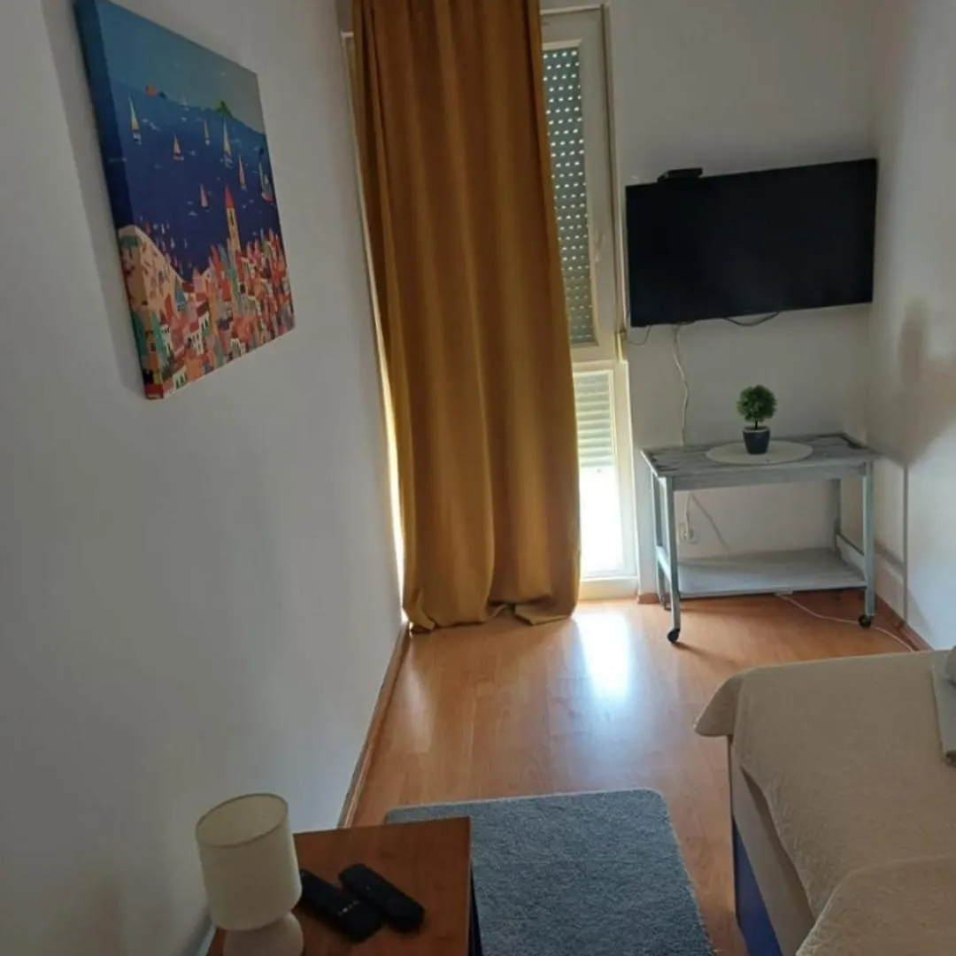 Apartment Alba Split 0*,